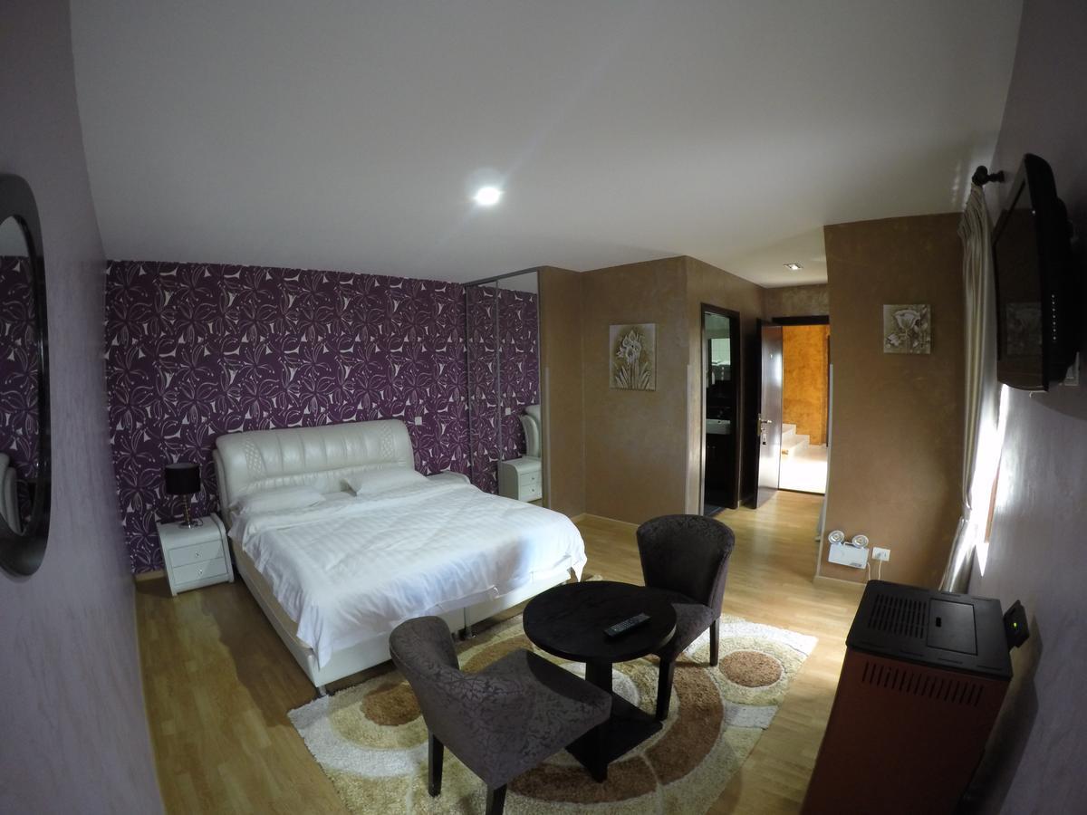 Johnny Hotel Kamenice Exterior foto